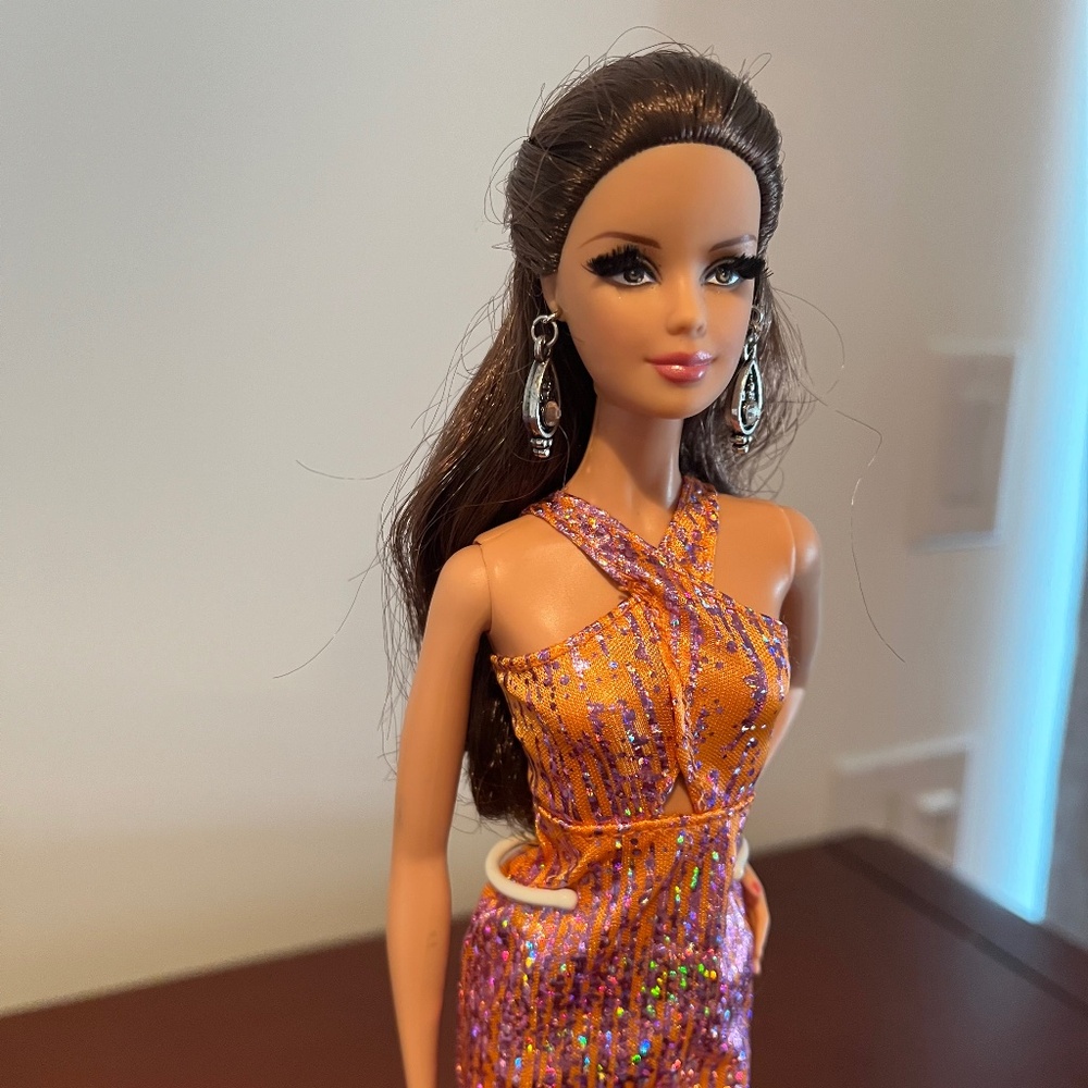 Barbie Doll 2013 The Barbie Look - City Shopper, Mattel - Picture 5 of 9